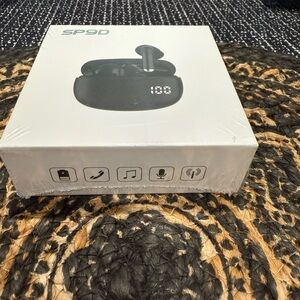 SP9D Wireless Earbuds with Charging Case